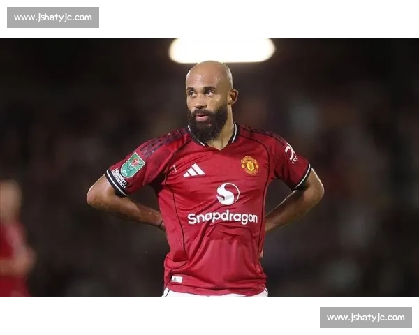 姆伯莫独揽曼联 8 月双奖:绝杀进球定乾坤 姆伯莫独揽曼联 8 月双奖:绝杀进球定乾坤